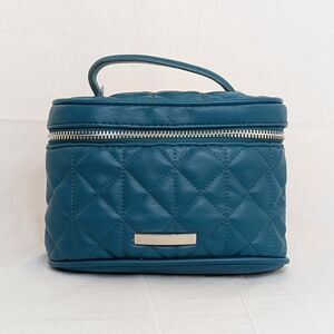 No Boundaries Quilted Teal Crossbody Bag